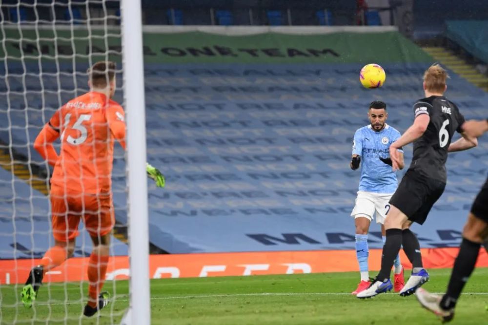 旭旭宝宝举办粉丝见面会，花费超2500W，却被粉丝吐槽是在作秀