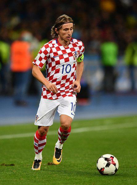 意甲-莱奥制胜球 米兰1-0客胜卡利亚里暂登顶