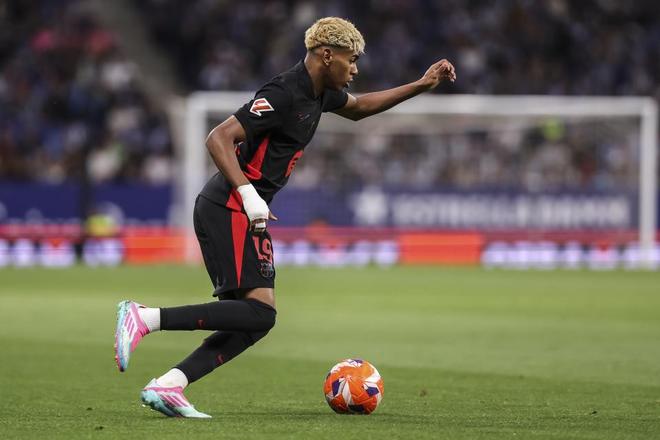 王博强势包夹战术奏效 杨鸣难以反制辽篮