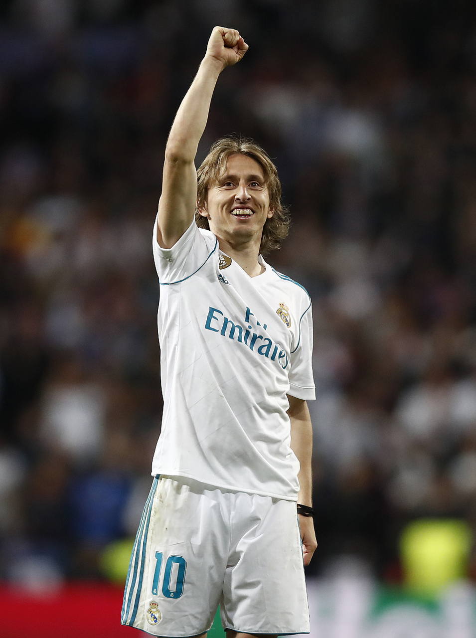 [中超]萨尔瓦多外脚背送挑传 李嗣镕头球破门